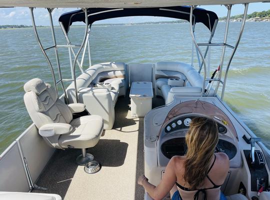 Enjoy coastal cruising at its best on our 27' Crest Pontoon!