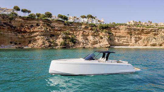 Aluguel de iates a motor PlayYacht Pardo 38 em Eivissa, Illes Balears