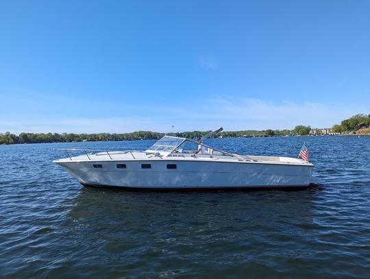 Croisière sur le lac Minnetonka à bord d'un yacht Magnum de luxe de 40 pieds