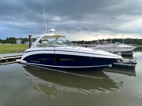 Beautiful & Modern 35 Foot Express Cruiser!!