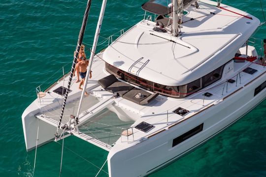 Catamarã luxuoso com lagoa de 39 pés para 12 pessoas na Andaluzia, España