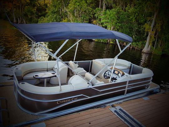 15% off winter rates! 23ft Cypress Tritoon, Fast and Super comfy. 12ppl Capacity