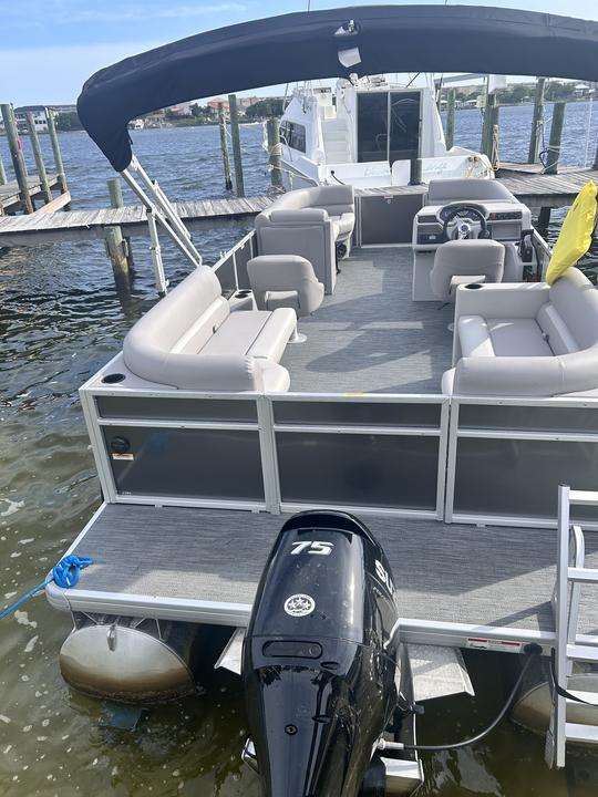 New* Godfrey Xperience Pontoon 