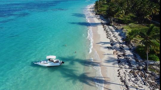 PRIVATE BOAT TOUR with snorkeling, blue lagoon and wild beach.