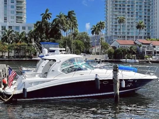 1 Hour free - Yacht in Miami: Sea Ray Sundancer 50ft