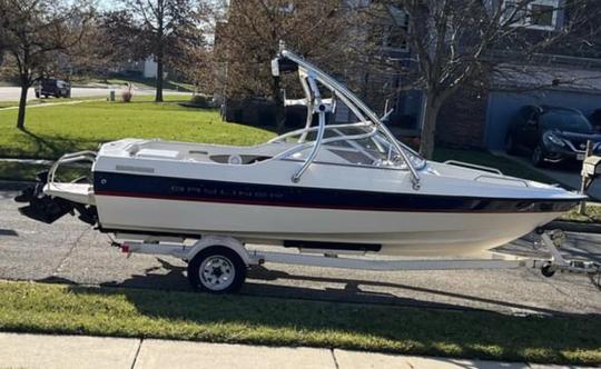 Bateau Bayliner à proue ouverte de 19 pieds disponible sur le lac Buckeye