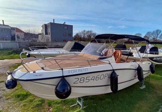 Terrasse Quicksilver Active 755 avec Mercury 250 V8, année 2024.