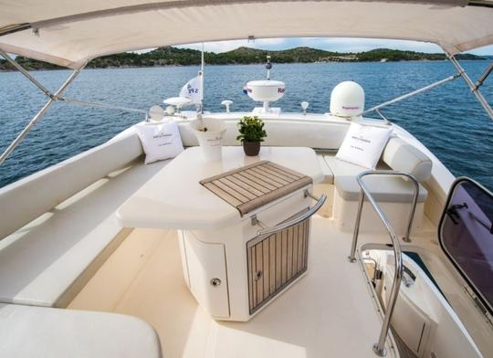 Alquiler del yate a motor Azimut 47ft Fly en la Costa Azul, Francia