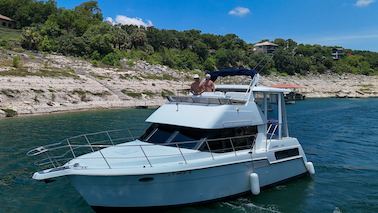 Luxurious 40 ft Carver Yacht | Lake Travis, Austin, Texas