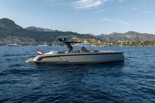 2024 - Vanquish VQ40 - Rolls Royce on the water - AMAZING