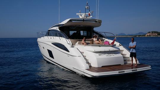 Aluguel de iates de luxo Princess V62 Sport Power Mega em Cote d'Azur, França