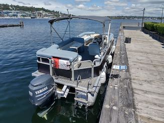 Captained Pontoon Seattle Cruises  Up To 10 People Max