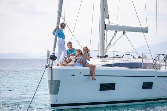 Supereva Bavaria Cruiser 42 Cruising Monohull Rental in San Vincenzo, Toscana