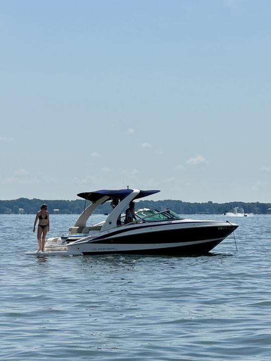 Expérience exclusive sur un lac de luxe : LOUEZ UN BATEAU POUR UNE JOURNÉE AMUSANTE ! BYOB (pilote inclus)